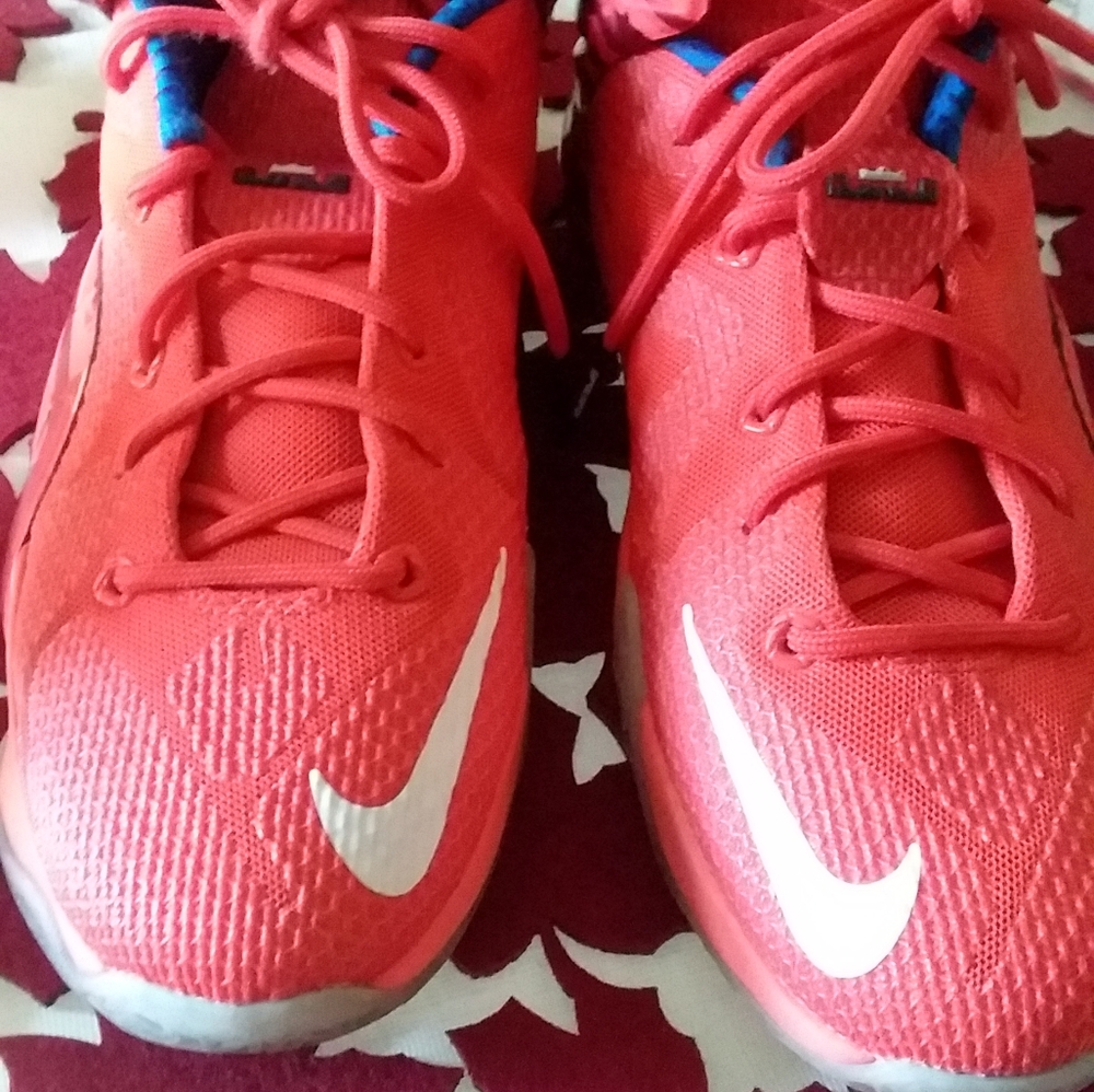 Nike shoes